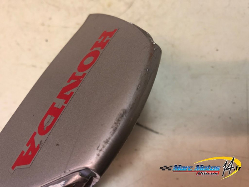 JONCTION ARRIERE DE CACHES LATERAUX HONDA 125 NSR R 1996
