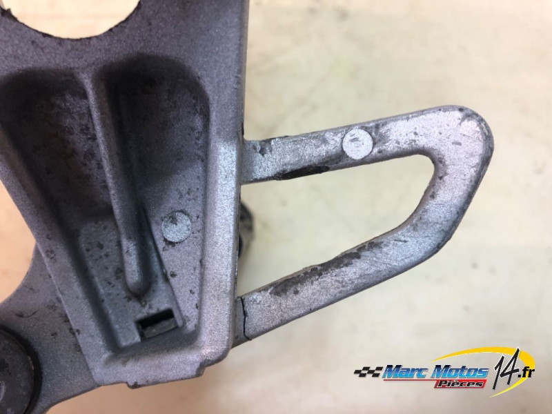 PLATINE ARRIERE DROITE HONDA 125 NSR R 1996