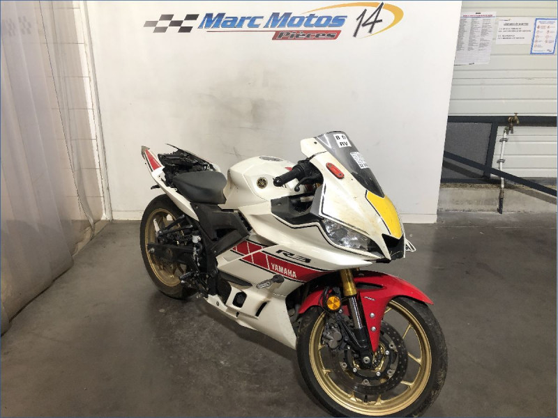 YAMAHA R3 