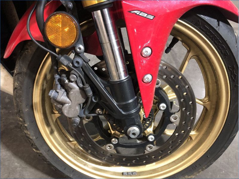YAMAHA R3 