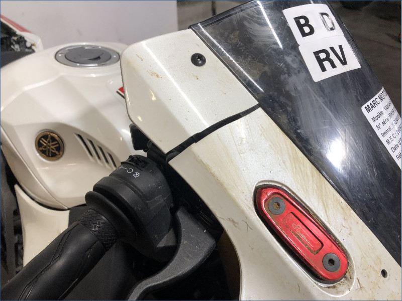 YAMAHA R3 