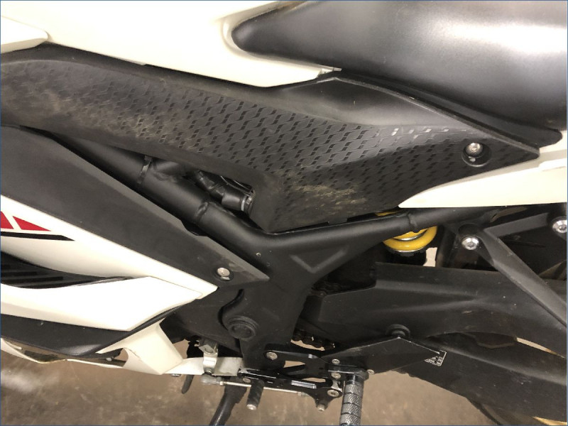 YAMAHA R3 