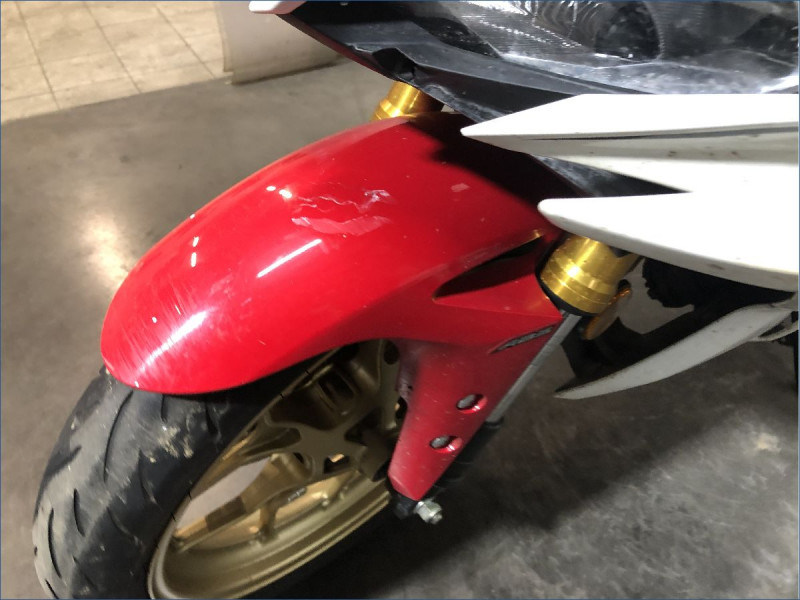 YAMAHA R3 