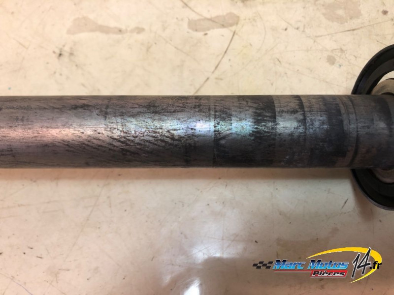 AXE DE ROUE ARRIERE YAMAHA R1 2009