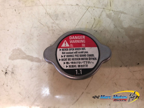 BOUCHON DE RADIATEUR YAMAHA R1 2009