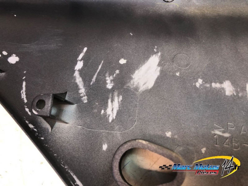 FLANC DE CARENAGE DROIT YAMAHA R1 2009