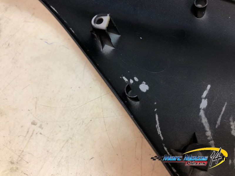 FLANC DE CARENAGE DROIT YAMAHA R1 2009