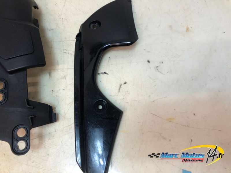 PLASTIQUES ET CAOUTCHOUCS DIVERS YAMAHA R1 2009