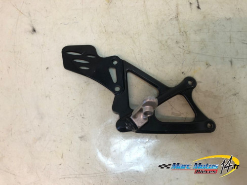 PLATINE AVANT DROITE YAMAHA R1 2009