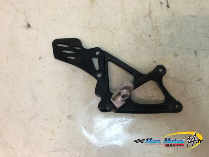 PLATINE AVANT DROITE YAMAHA R1 2009