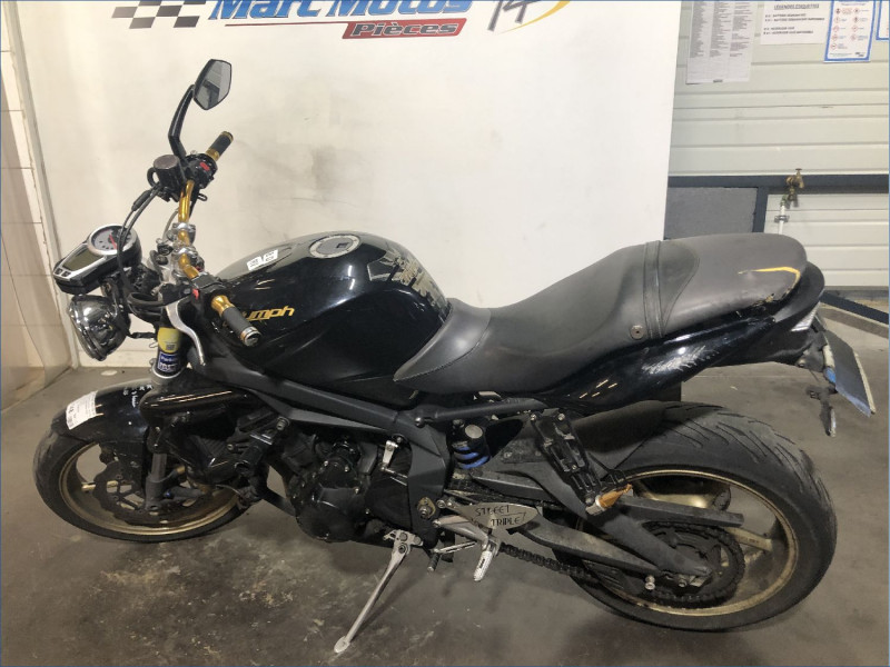 TRIUMPH 675 STREET TRIPLE 