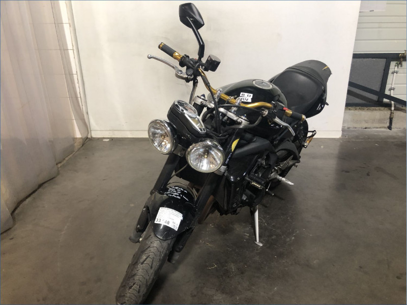 TRIUMPH 675 STREET TRIPLE 