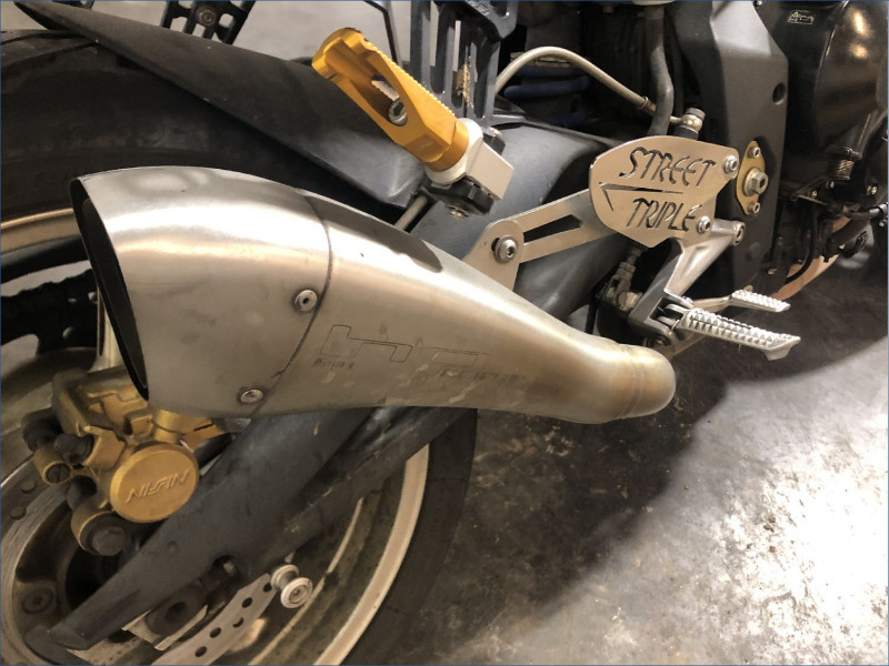 TRIUMPH 675 STREET TRIPLE 