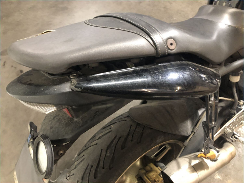 TRIUMPH 675 STREET TRIPLE 