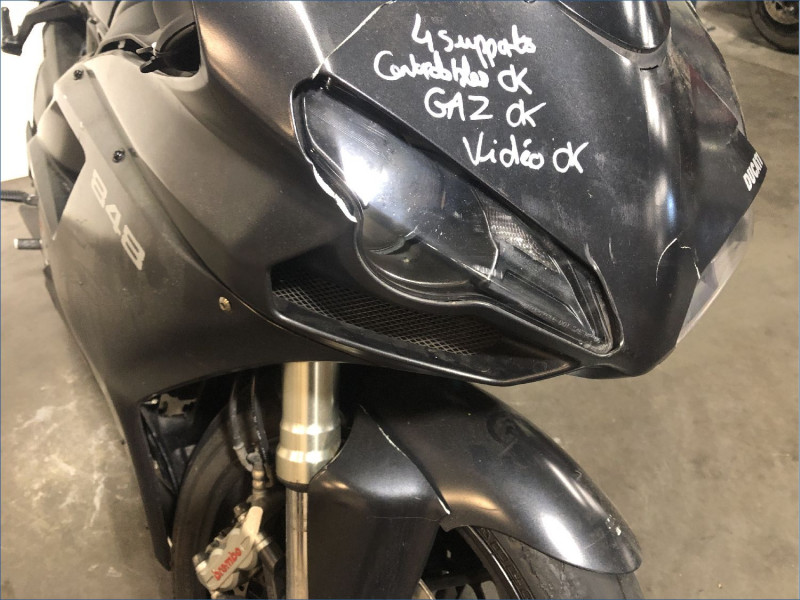 DUCATI 848 
