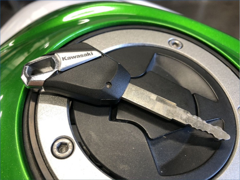 KAWASAKI Z1000 