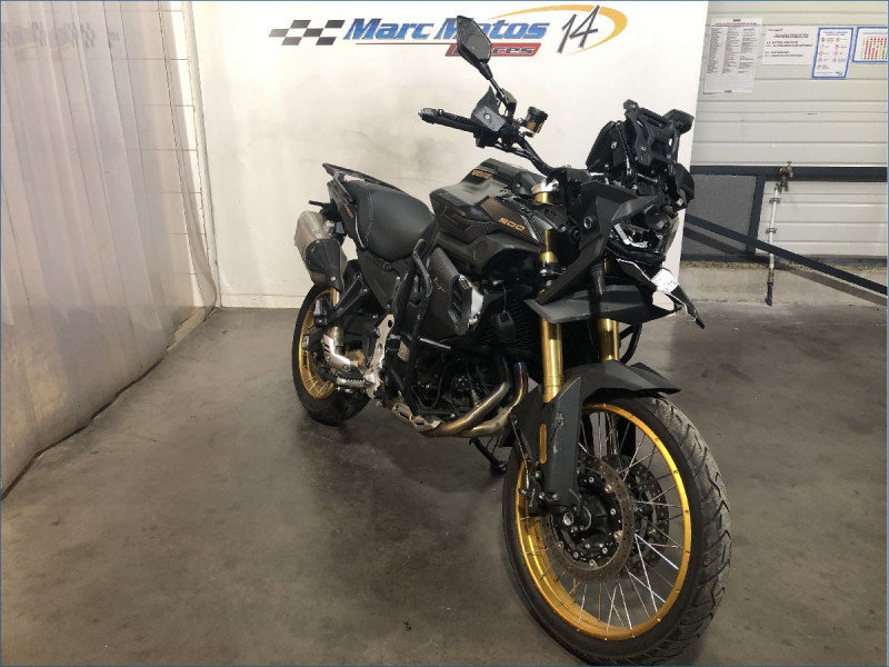 VOGE 900 DSX 