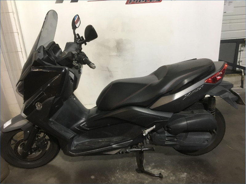 YAMAHA 125 XMAX 