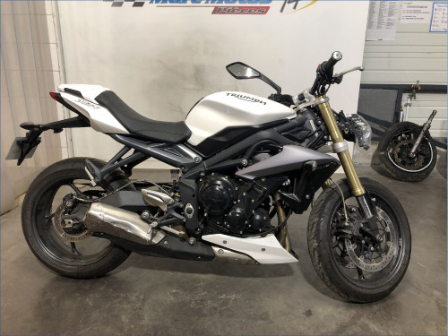 TRIUMPH 675 STREET TRIPLE 