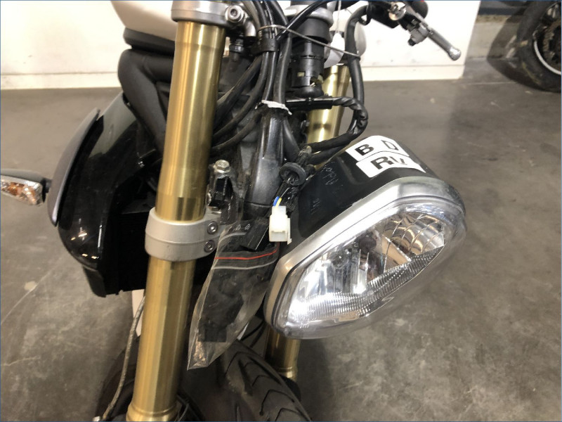 TRIUMPH 675 STREET TRIPLE 