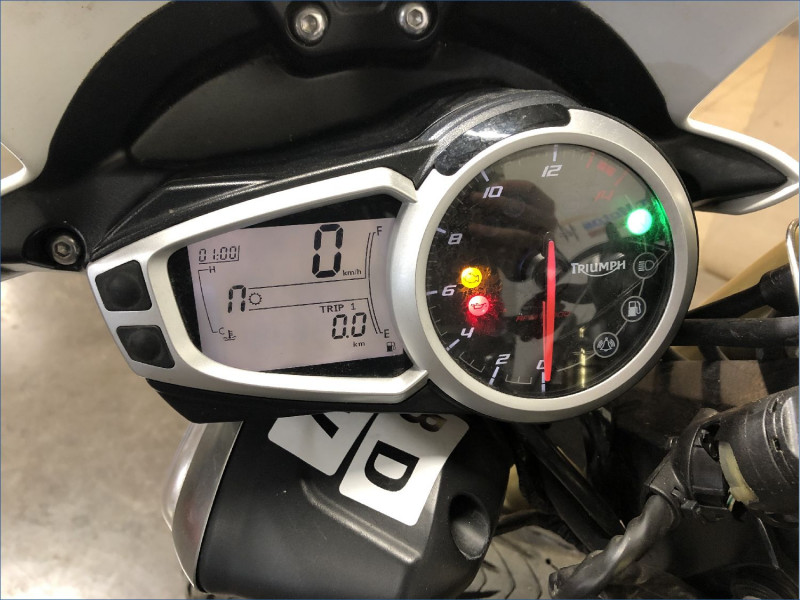 TRIUMPH 675 STREET TRIPLE 