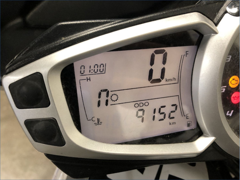 TRIUMPH 675 STREET TRIPLE 