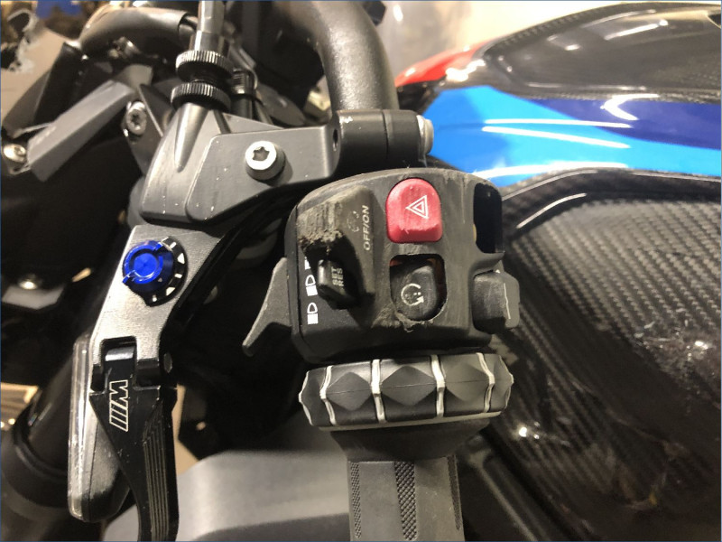 BMW M1000R 