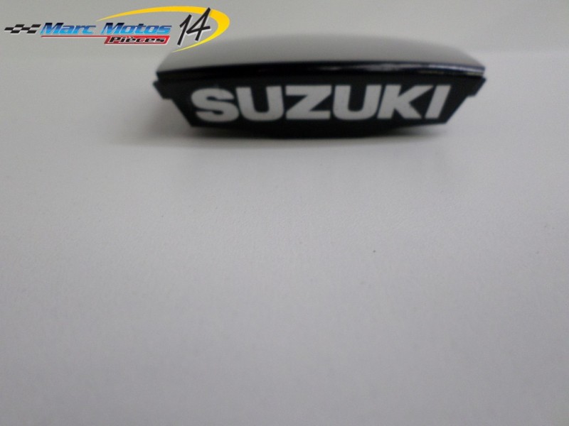 JONCTION ARRIÈRE DE CACHES LATÉRAUX SUZUKI 650 SV N 2003