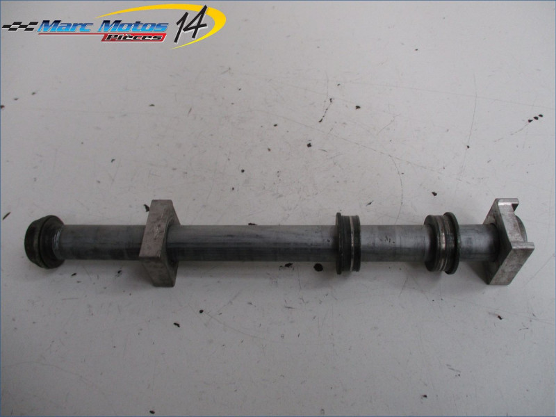 AXE DE ROUE ARRIERE APRILIA 750 SHIVER ABS 2010