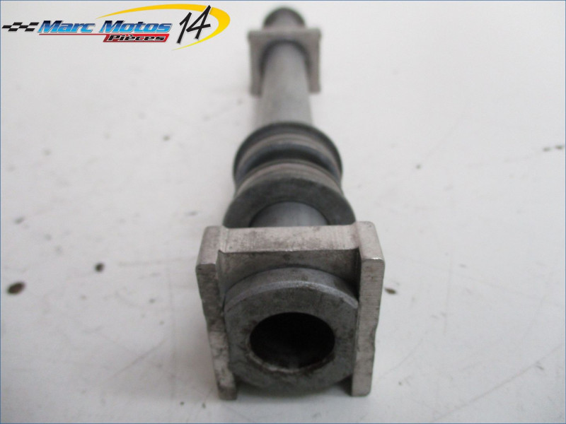 AXE DE ROUE ARRIERE APRILIA 750 SHIVER ABS 2010