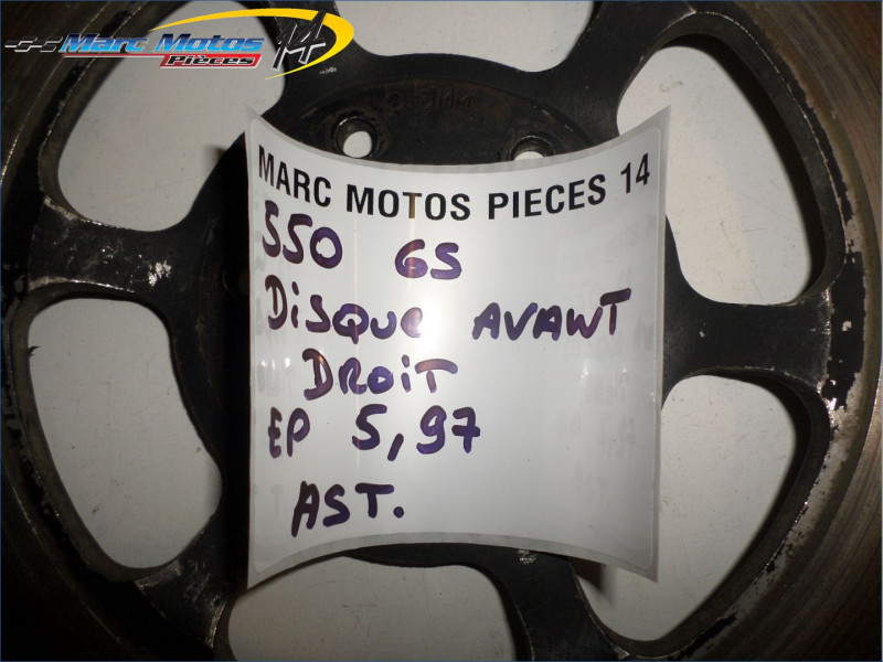 DISQUE AVANT DROIT SUZUKI 550 GS 