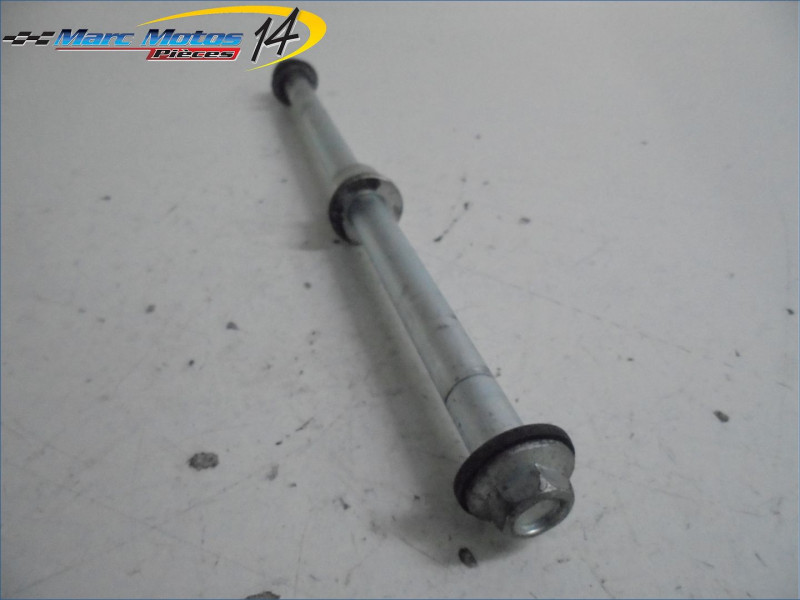 AXE DE ROUE ARRIERE SUZUKI 125 VANVAN 2012