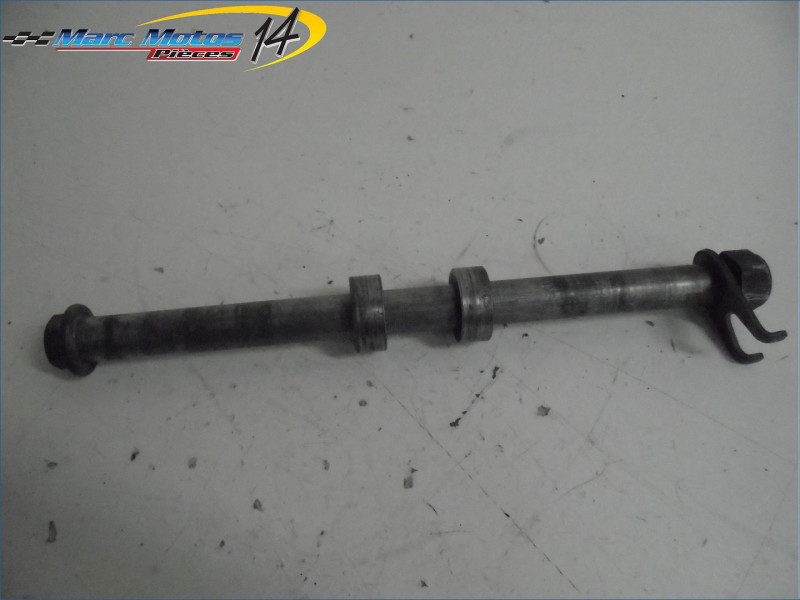 AXE DE ROUE ARRIERE HONDA 600 CBR F 1992