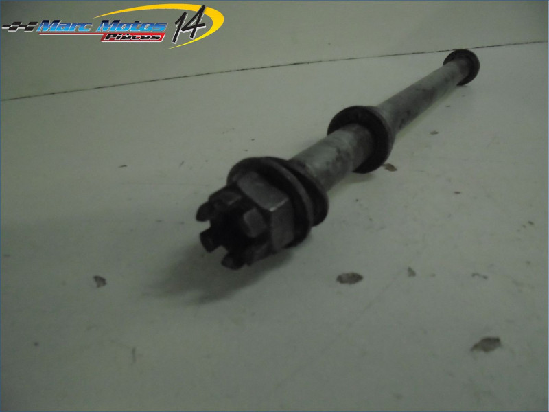 AXE DE ROUE ARRIERE KAWASAKI ER6 F 2006