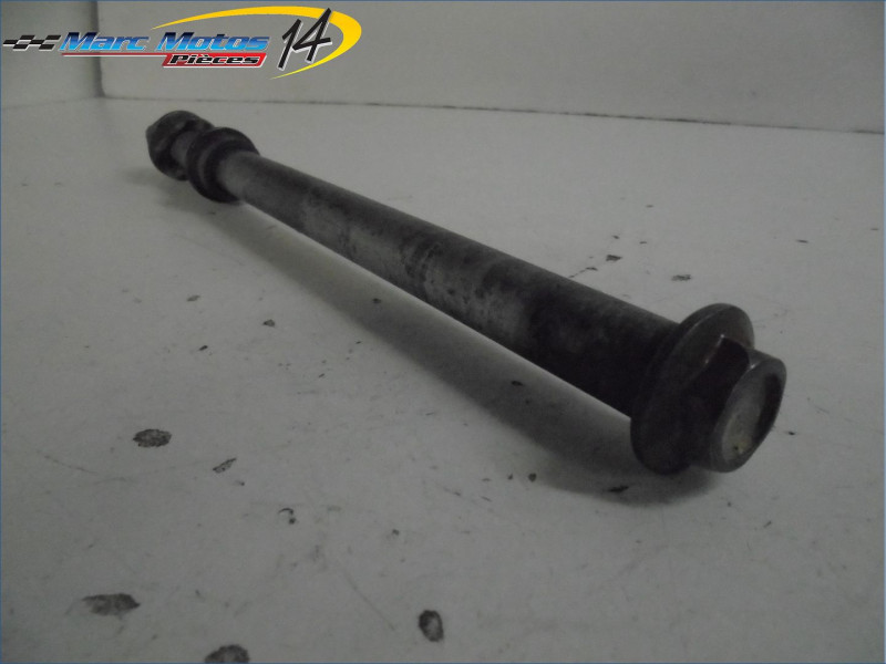 AXE DE ROUE ARRIERE KAWASAKI ER6 F 2006