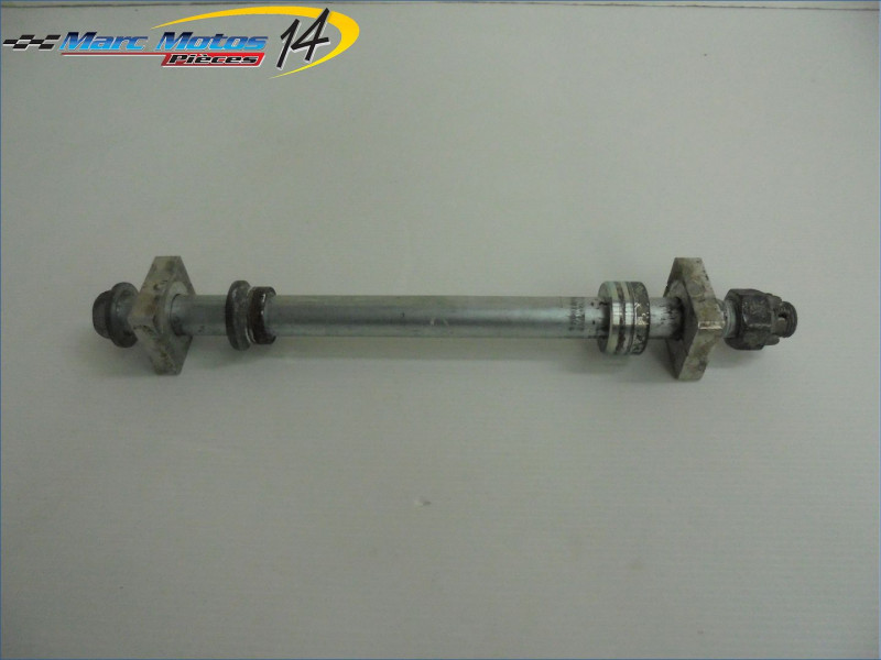 AXE DE ROUE ARRIERE KAWASAKI ER6 N 2015