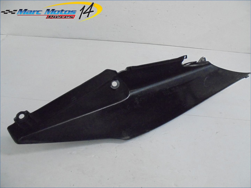 CACHE LATERAL DROIT HONDA 600 CBF N ABS 2006