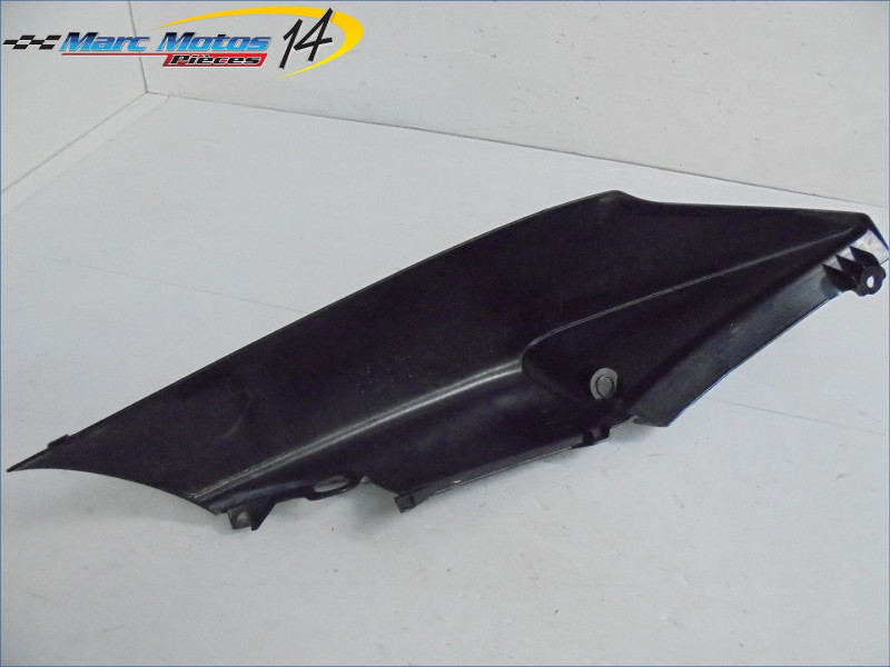 CACHE LATERAL DROIT HONDA 600 CBF N ABS 2006