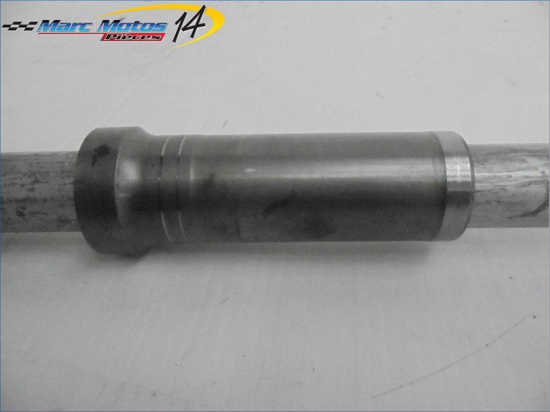 AXE DE ROUE ARRIERE HONDA 1300 ST PAN EUROPEAN ABS 2006