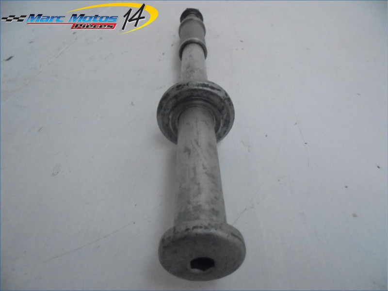 AXE DE ROUE ARRIERE HONDA 1300 ST PAN EUROPEAN ABS 2006