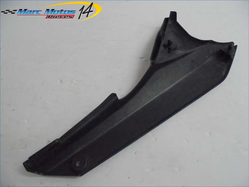 CACHE LATERAL INTERMEDIAIRE GAUCHE SUZUKI 650 BANDIT S ABS 2008