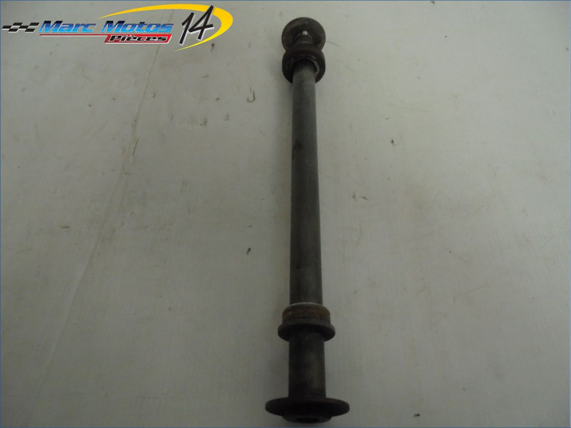 AXE DE ROUE ARRIERE YAMAHA 600 FAZER 2001