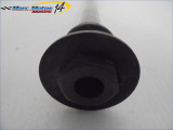 AXE DE ROUE ARRIERE YAMAHA 600 FAZER 2001