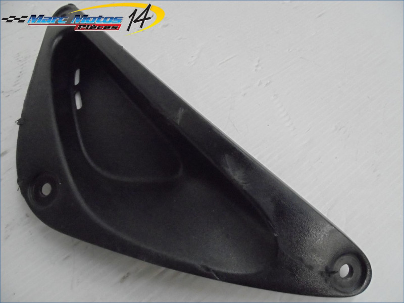 HABILLAGE DE CADRE DROIT YAMAHA R6 2001