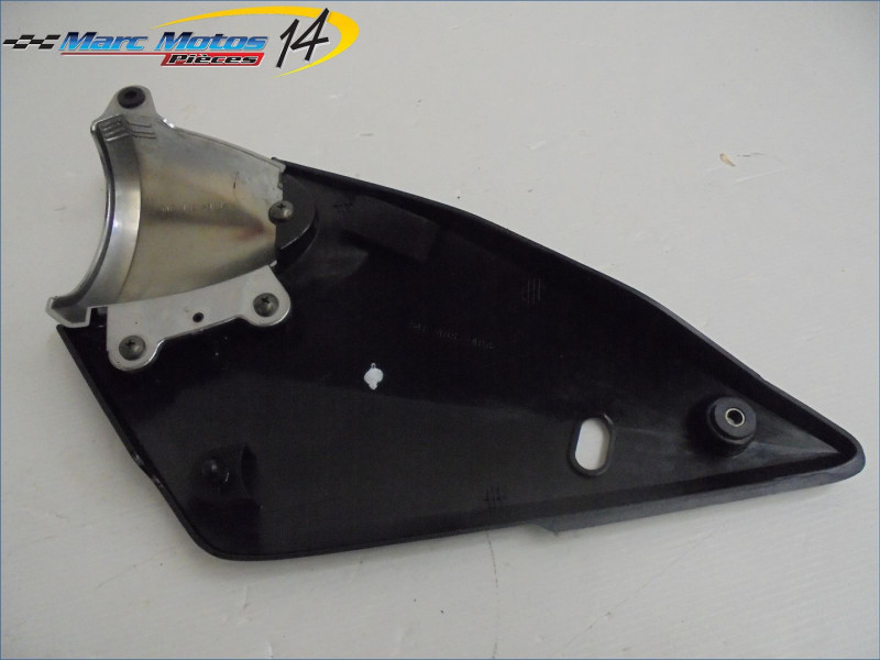 CACHE LATERAL DROIT SUZUKI 600 BANDIT N 2001