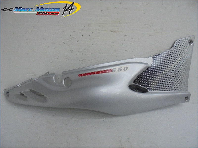 CACHE LATERAL DROIT APRILIA 650 PEGASO 1998