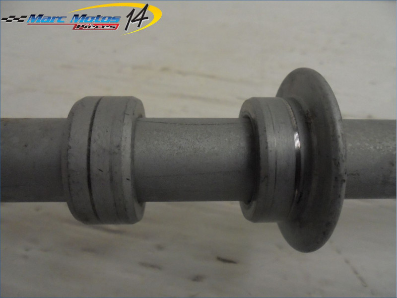 AXE DE ROUE ARRIERE HONDA 700 INTEGRA 2012