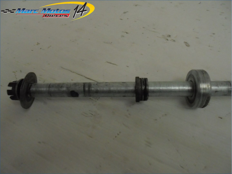 AXE DE ROUE ARRIERE YAMAHA 850 TDM 1992