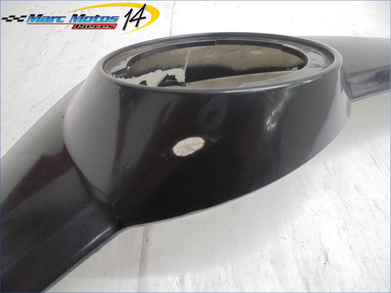 CACHE LATERAL DROIT BMW F800GT 2013