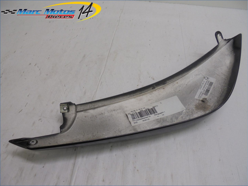 CACHE LATERAL GAUCHE BMW F800GT 2013